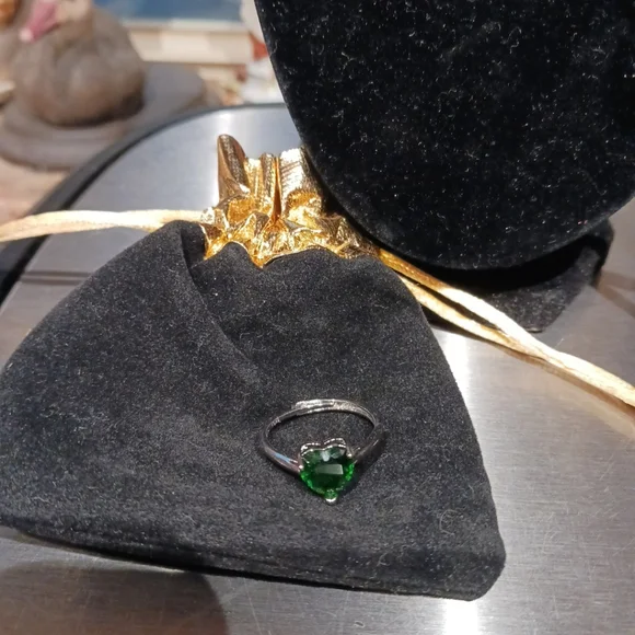 Girl's 3pc. Dainty Sterling Silver .925 Green CZ Heart Jewelry Set.